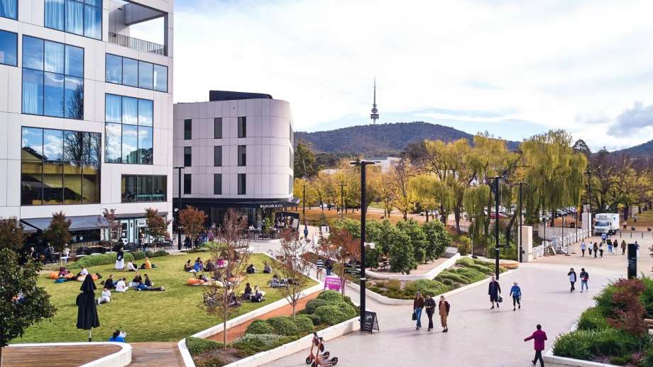 aerial shot of 皇冠官网-皇冠直播-皇冠体育-皇冠体育投注平台's Acton campus.